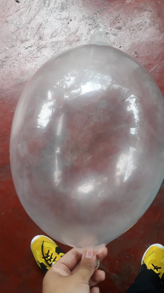 humantorch666's tweet image. Mientras otros lo usan sabiamente yo lo hago globito :D