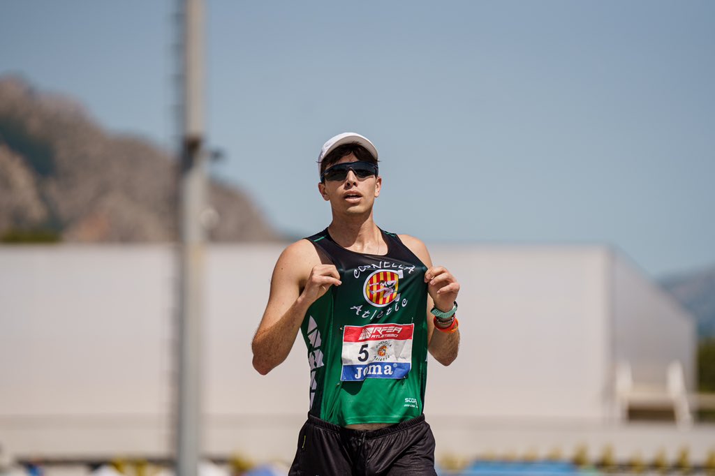 PaulMPodium's tweet photo. Lo conseguimos‼️
Ascendimos a División de Honor gracias a este pedazo de equipo. Por mi parte, conseguí una MMP en los 5000m marcha y sumar los máximos puntos para este hito histórico con el @cornellaatletic https://t.co/43t2SYROsh