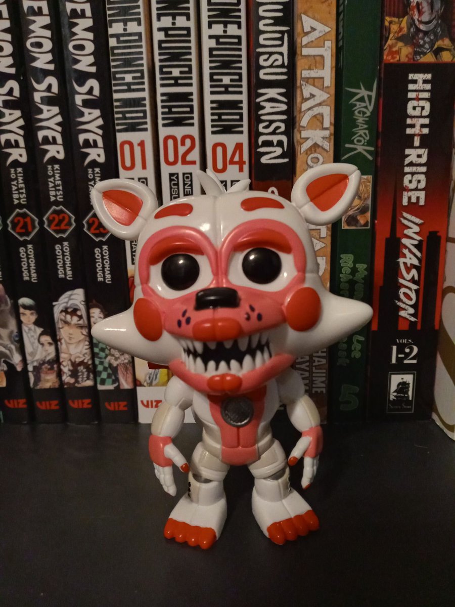 PlantzSells's tweet photo. we sell funko pops, figures and clothes! check us out at Mercari! #mercari #Funko  https://t.co/lyZhOVj7GG https://t.co/bdJT4oaf0p
