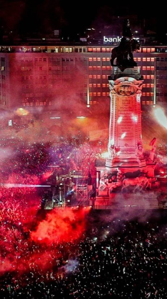 🇵🇹 - Benfica fans on fire ❤️🤍