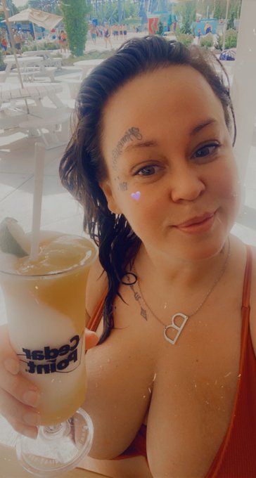 No days off #teamtalore #teamblackout https://t.co/UUivkzZ88P<a href="/tag/teamtalore"class="tags">#teamtalore</a><a href="/tag/teamblackout"class="tags">#teamblackout</a>