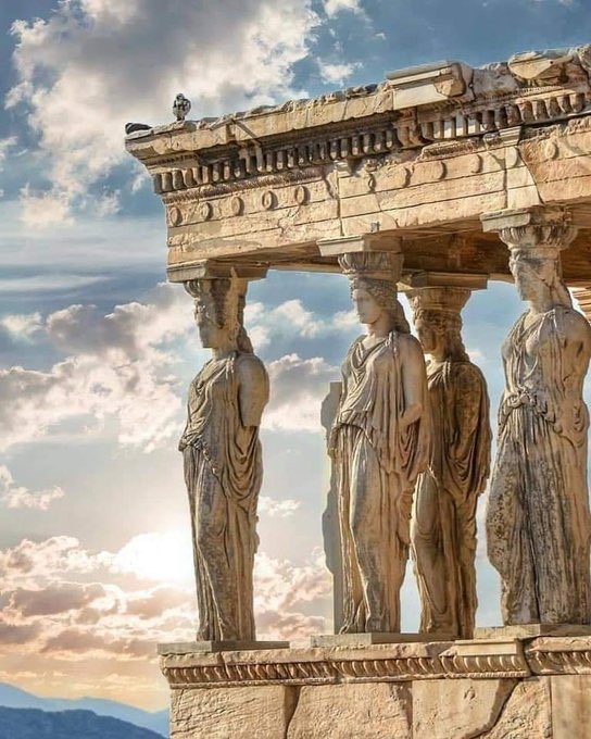 1retrovisor's tweet photo. #trivia #Artre¿Nombre de estás columnas que soportan el pórtico" https://t.co/nojqhEvpXi