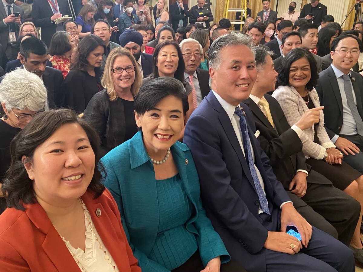 .⁦<a href="/HeartMountainWY/">Heart Mountain Wyoming Foundation</a>⁩ ⁦<a href="/POTUS/">President Donald J. Trump</a>⁩ signing 4 national AAPI museum spearheaded by ⁦<a href="/RepGraceMeng/">Grace Meng</a>⁩ 🙏🏼w/ ⁦<a href="/RepJudyChu/">Judy Chu</a>⁩ ⁦<a href="/RepMarkTakano/">Mark Takano</a>⁩ ⁦<a href="/tedlieu/">Ted Lieu</a>⁩ ⁦<a href="/RepJayapal/">Rep. Pramila Jayapal</a>⁩ - w/⁦<a href="/jamuseum/">JANM</a>⁩ ⁦@AnnBurroughs2⁩ <a href="/shirogiro/">Floyd Mori</a>⁩ ⁦<a href="/JACL_National/">JACL National</a>⁩ 🌸