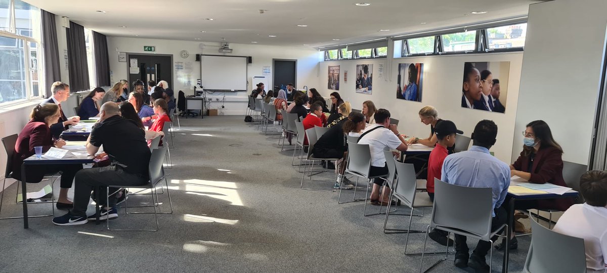 TheHurlinghamAc's tweet photo. Today we welcomed lots of our new Yr7 families in the first afternoon of our Yr6-Yr7 transition process. A smooth and supportive transition is key to a successful Year 7 and we can’t wait to see you again on the 23rd for a whole day of induction! #transition #induction #THAfamily https://t.co/CjQiar8fJx