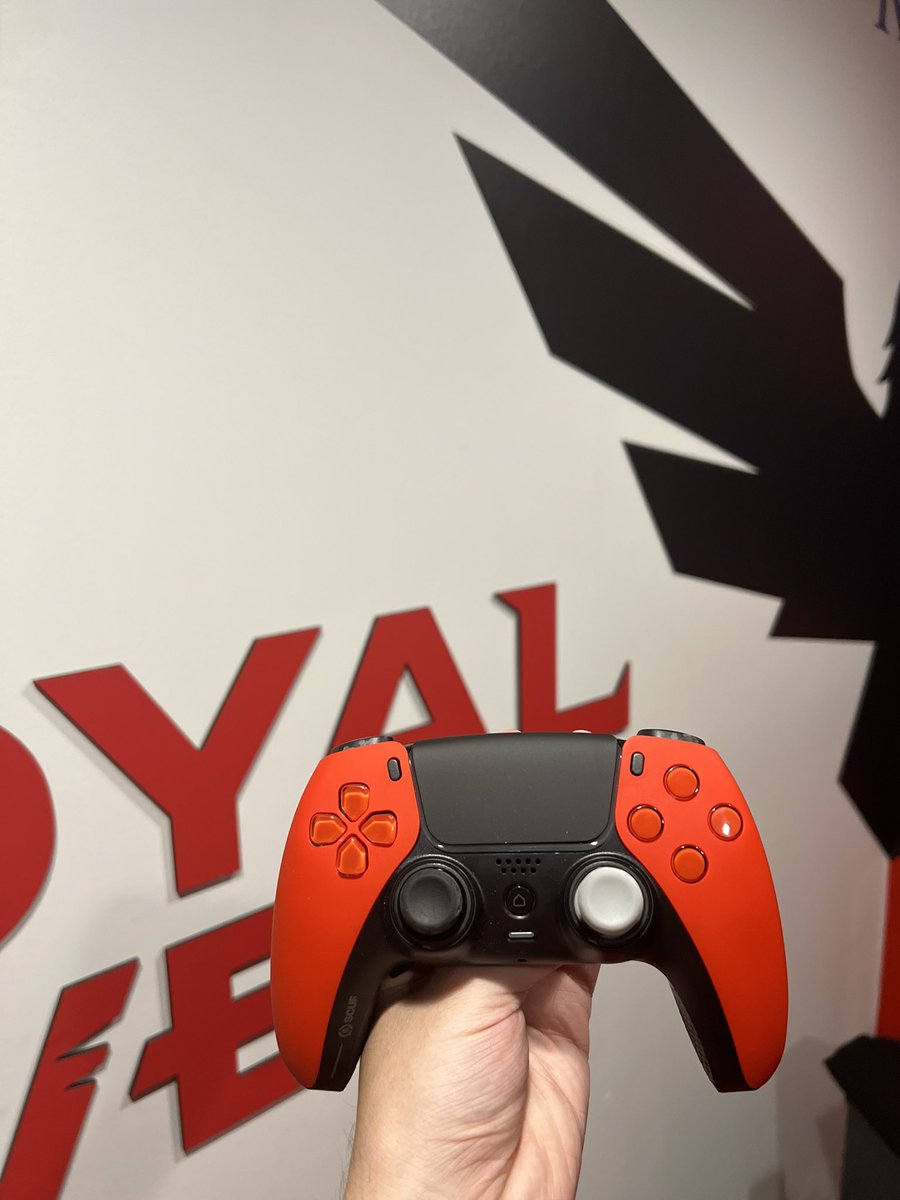 **PS5 SCUF GIVEAWAY**
TO WIN
Follow <a href="/Trei/">trei</a> and <a href="/JGismo_/">JGiz</a>.
Like and RT this tweet and tag a friend.
Winner announced after the New York major. (18th July)
GOODLUCK