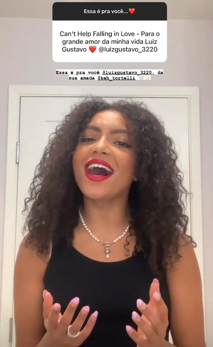 Sianyworld's tweet photo. Any Gabrielly de batom vermelho é minha perdição https://t.co/l2ngw4GglE