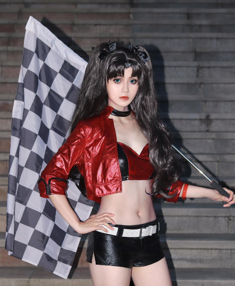Cosplay tweet media