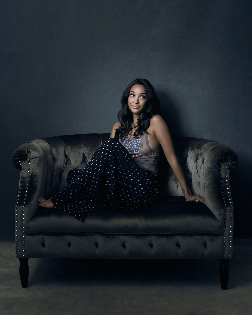 photobygaryb's tweet photo. Before we create work we test light! 

#Louisville #Boudoir https://t.co/EjxsWVn69y