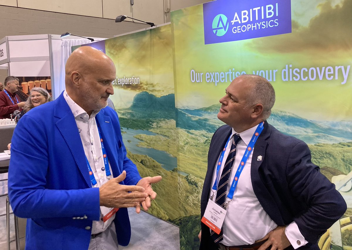 Jonatan Julien (@jjuliencaq) on Twitter photo On fait de belles rencontres avec des entrepreneurs québécois de l’industrie minière à <a href="/the_PDAC/">The Official PDAC</a>! J’ai entre autres rencontré l’équipe de BAA consulting, l’équipe d’Abitibi Geophysics, en plus de quelques représentants du bureau du Québec en Inde. #PDAC2022 On fait de belles rencontres avec des entrepreneurs québécois de l’industrie minière à <a href="/the_PDAC/">The Official PDAC</a>! J’ai entre autres rencontré l’équipe de BAA consulting, l’équipe d’Abitibi Geophysics, en plus de quelques représentants du bureau du Québec en Inde. #PDAC2022