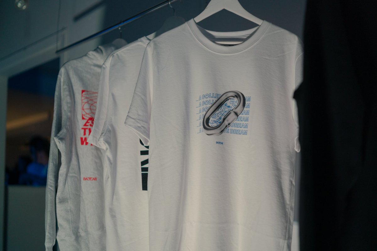 fvckrender's tweet photo. Have you seen @lvcidia merch? It looks fuckin sick and the quality is A1 😤🔥❤️ https://t.co/8s3fgfZYRh