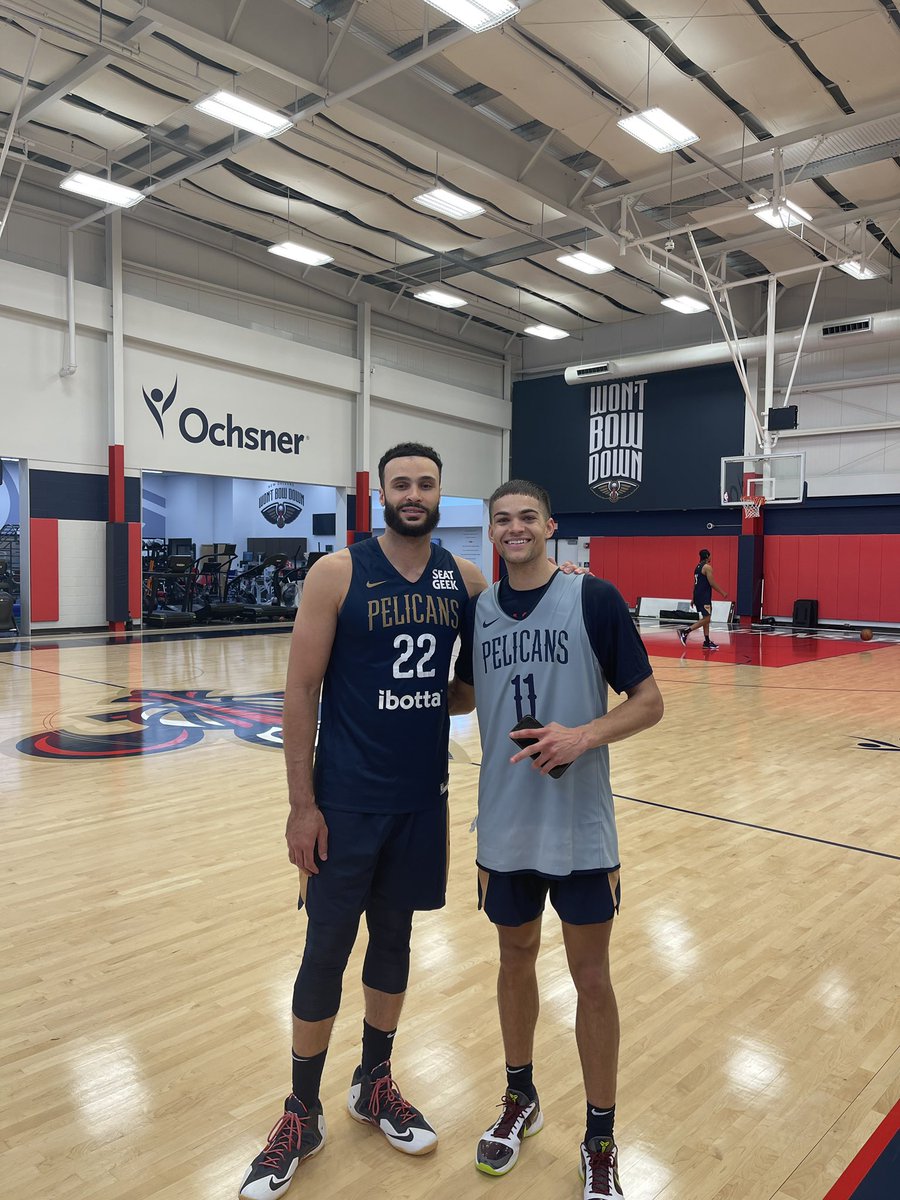 Drake Jeffries (@drakejeffries) on Twitter photo First time meeting Wyoming’s finest! Absolute pleasure to chop it up fam!
<a href="/Larrydn22/">Larry Nance</a> First time meeting Wyoming’s finest! Absolute pleasure to chop it up fam!
<a href="/Larrydn22/">Larry Nance</a>