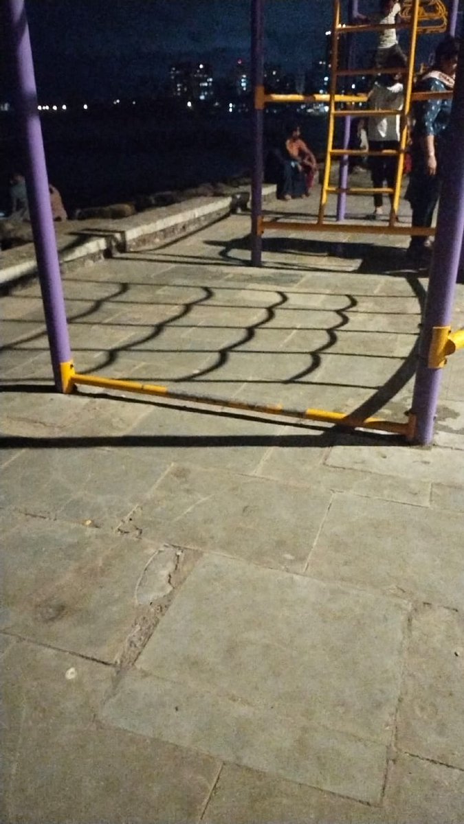 ImranPawar1's tweet photo. Very very dangerous Exercise Equipment rod install on the floor at Bandra West Band Stand Everyday Small kids fall down while playing Plzz Improve the equipment rods as soon as possible @AUThackeray @mybmcWardHW @mybmcGardens @ShelarAshish https://t.co/Top6TfVfLm