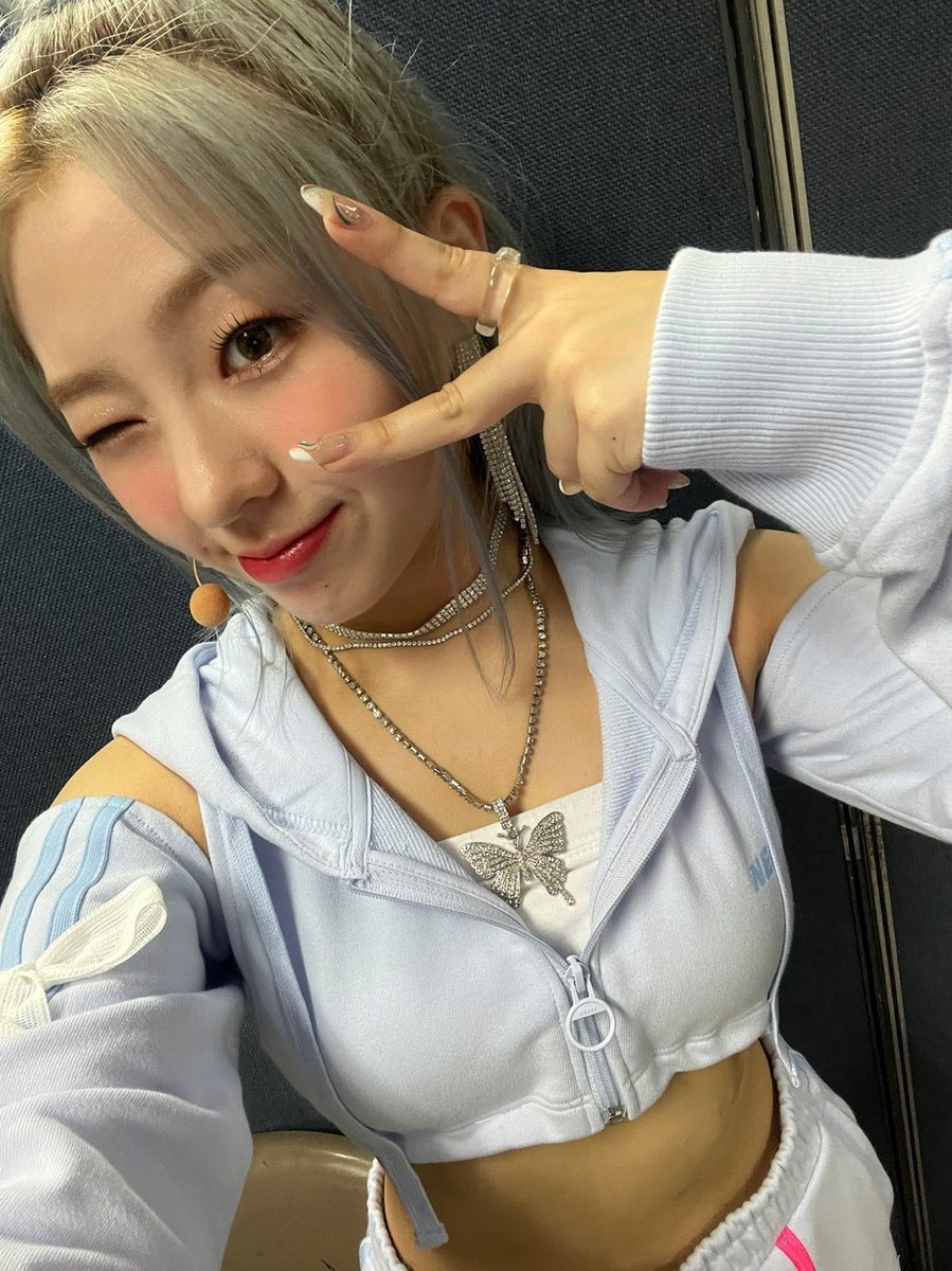 ichillinfancafe's tweet photo. 220602 chaerin fancafe update (1/2)
#CHAERIN #채린
#ICHILLIN #아이칠린 https://t.co/QKpBa16KdF