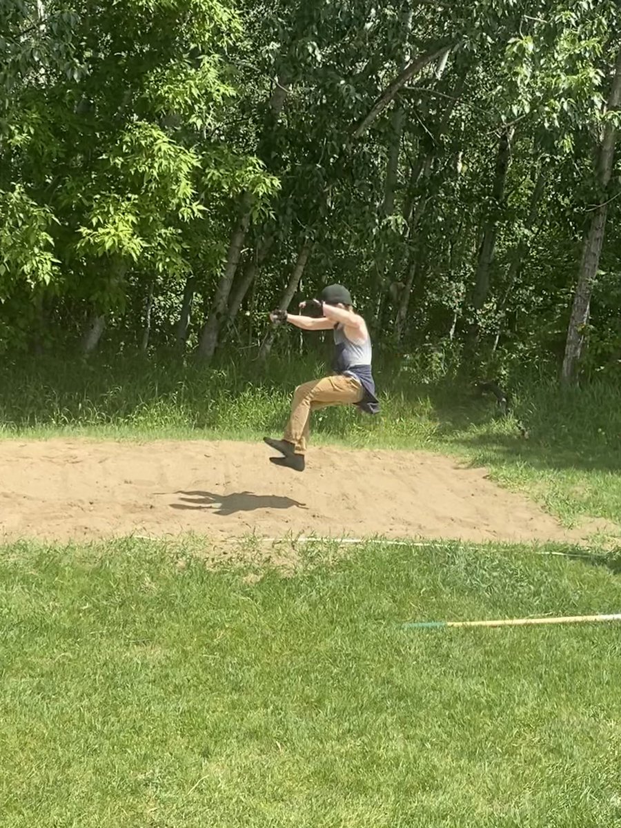 slarseneips's tweet photo. More track and field fun this sunny Monday! @BrentwoodEIPS #TrackandField #runjumpthrow https://t.co/AThZdzRpjg
