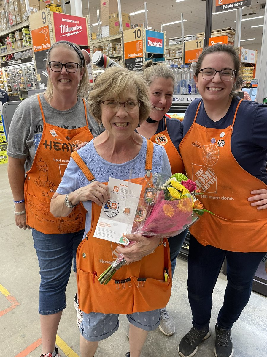 Congratulations to Gail on earning her Diamond Award! 💎 Gail is a dedicated garden cashier with a vast knowledge of the product and is always there to greet her customers with a smile! <a href="/SWhitehouse264/">Scott Whitehouse</a> <a href="/HouleHeather/">HeatherHouleTHD</a>
