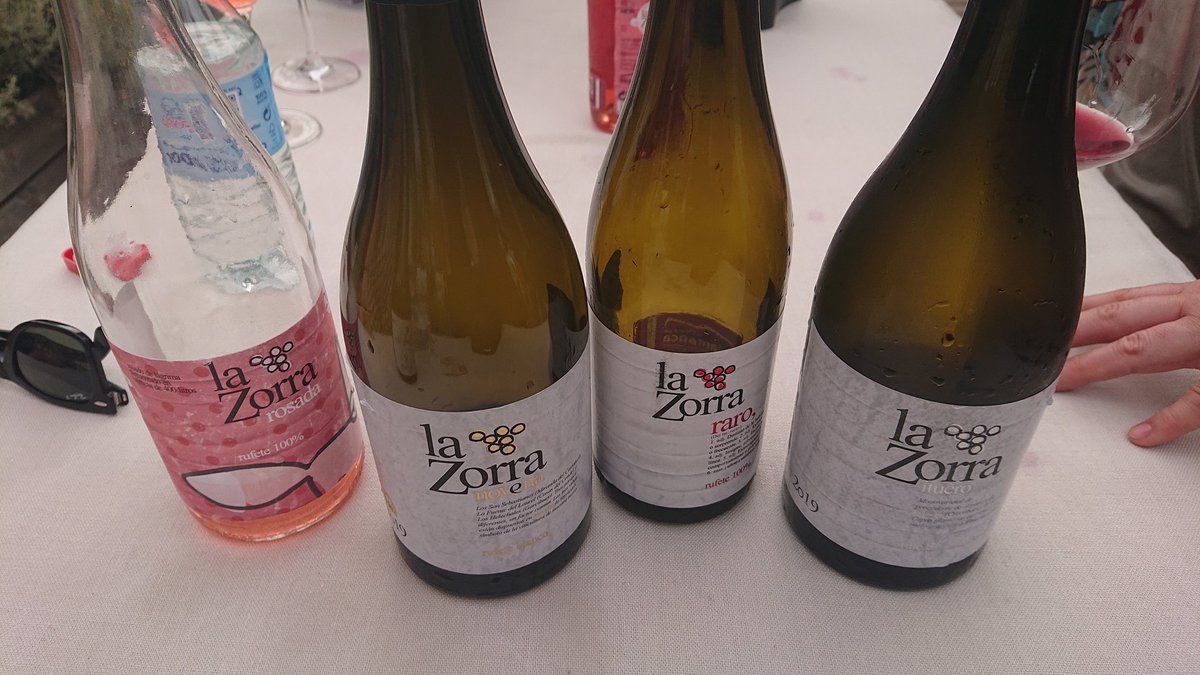 La Rufete -con esa frescura tan delicada y compleja a la vez- y la Rufete Blanco -con esos singulares aromas herbáceos y cítricos y sensaciones minerales- han hecho sonar la voz de la <a href="/DOSalamanca/">DO Sierra Salamanca</a> en <a href="/LaCasaEncendida/">La Casa Encendida</a> a través de sus vinos serranos, de una originalidad salvaje🍇🍷