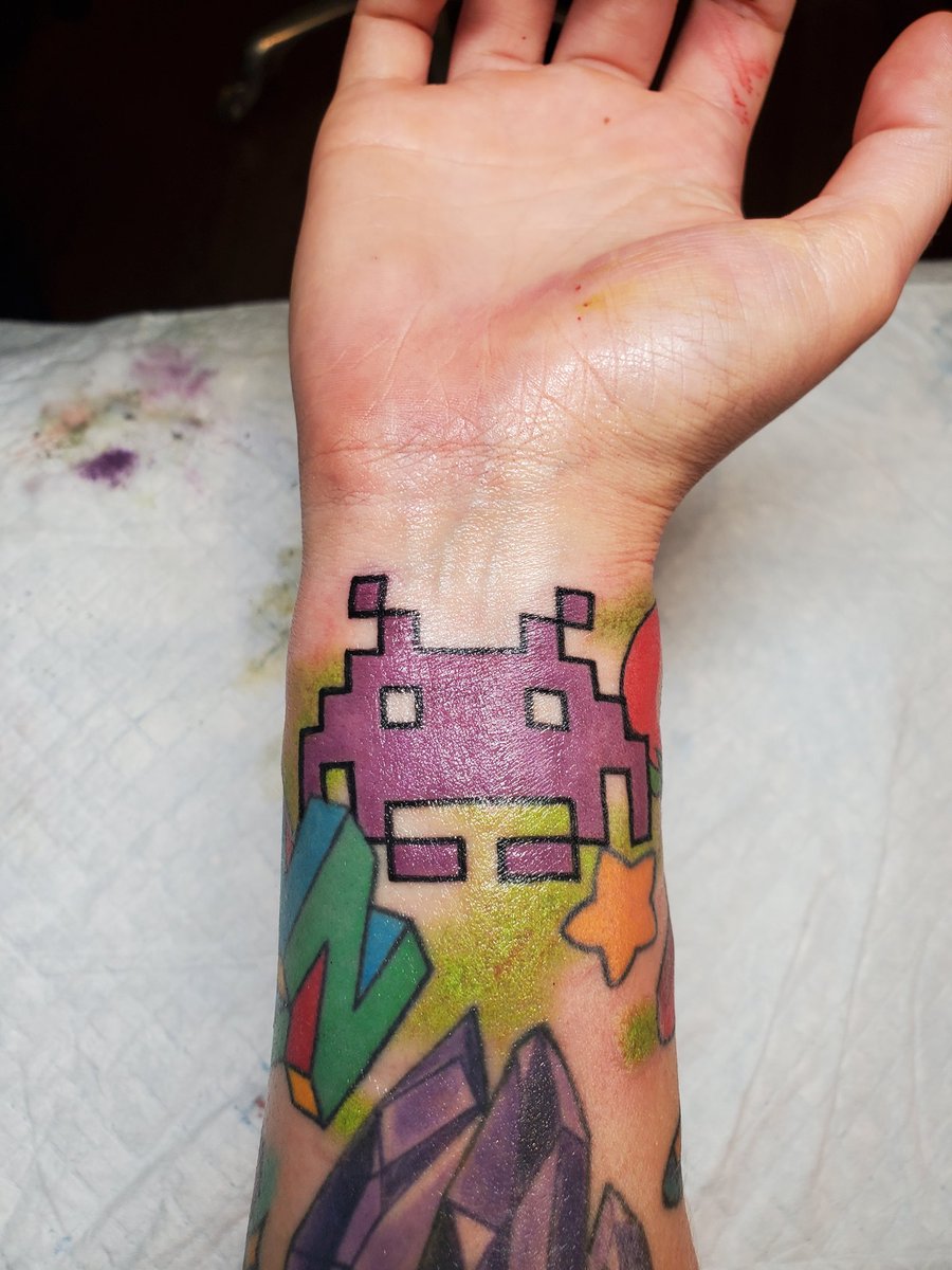 #Geek 🤓 Awesome of the Day ⭐
➡️ Colorful #Nintendo #Kirby & #Atari Arm Piece 💪 #Tattoo via @KittyKrystl #SamaTattoo #SamaGames 🕹️ #SamaGeek 🧐
➡️ View More #SamaCollection 👉 https://t.co/Kugls3IJqU