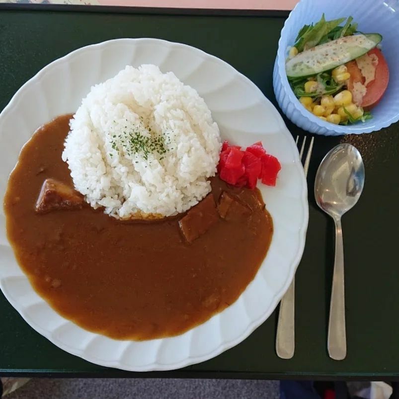 curryaround515's tweet photo. 鹿沼【思い川ゴルフ倶楽部】
カレーライス

#鹿沼 #鹿沼カレー #思い川ゴルフ倶楽部 #ゴルフめ��� #カレーライス #栃木ゴルフ #鹿沼ゴルフ #栃木カレー #curryaround #omoigawagolfclub #curryrice #カレー好きな人と繋がりたい https://t.co/RsqIfx4nJS