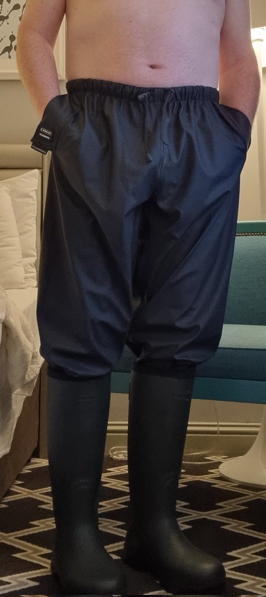 farmhandie's tweet photo. Wet gear inside β€οΈ, or outside RT? #wellies #rubber #rubbermen #farmgear https://t.co/Jv4Jd4iPKJ