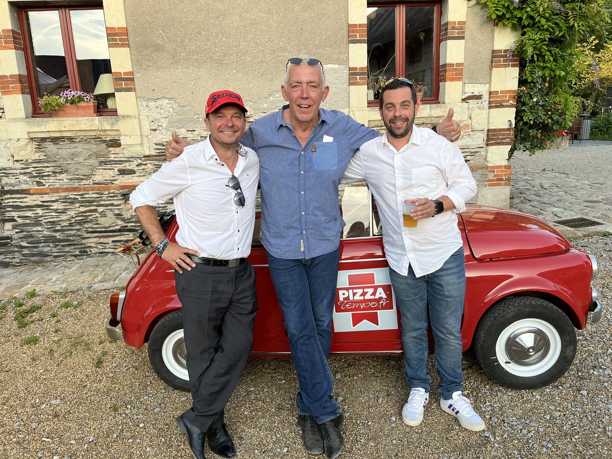AssurancesDavid's tweet photo. 30 ans !  🎂  Trente ans de Pizza Tempo ! Mille bravos et félicitations Bruno pour cette réussite et cet esprit famille !! 🎁 Bon anniv’ ! 🍕 au Top !! 🤩 https://t.co/1WN5h840uE