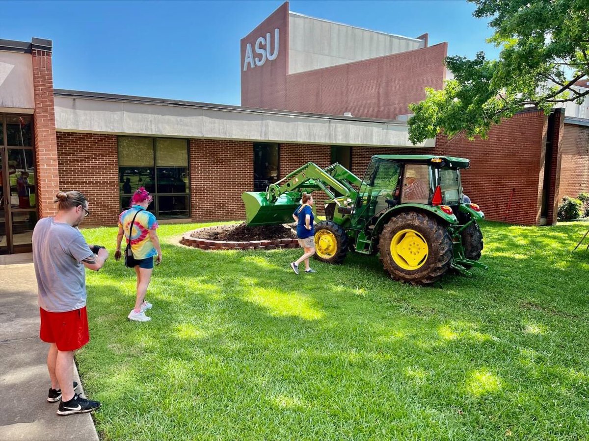 ASUBeebe's tweet image. Top soil went in today for the butterfly garden. Planting starts tomorrow! 🦋💐🌷🌸