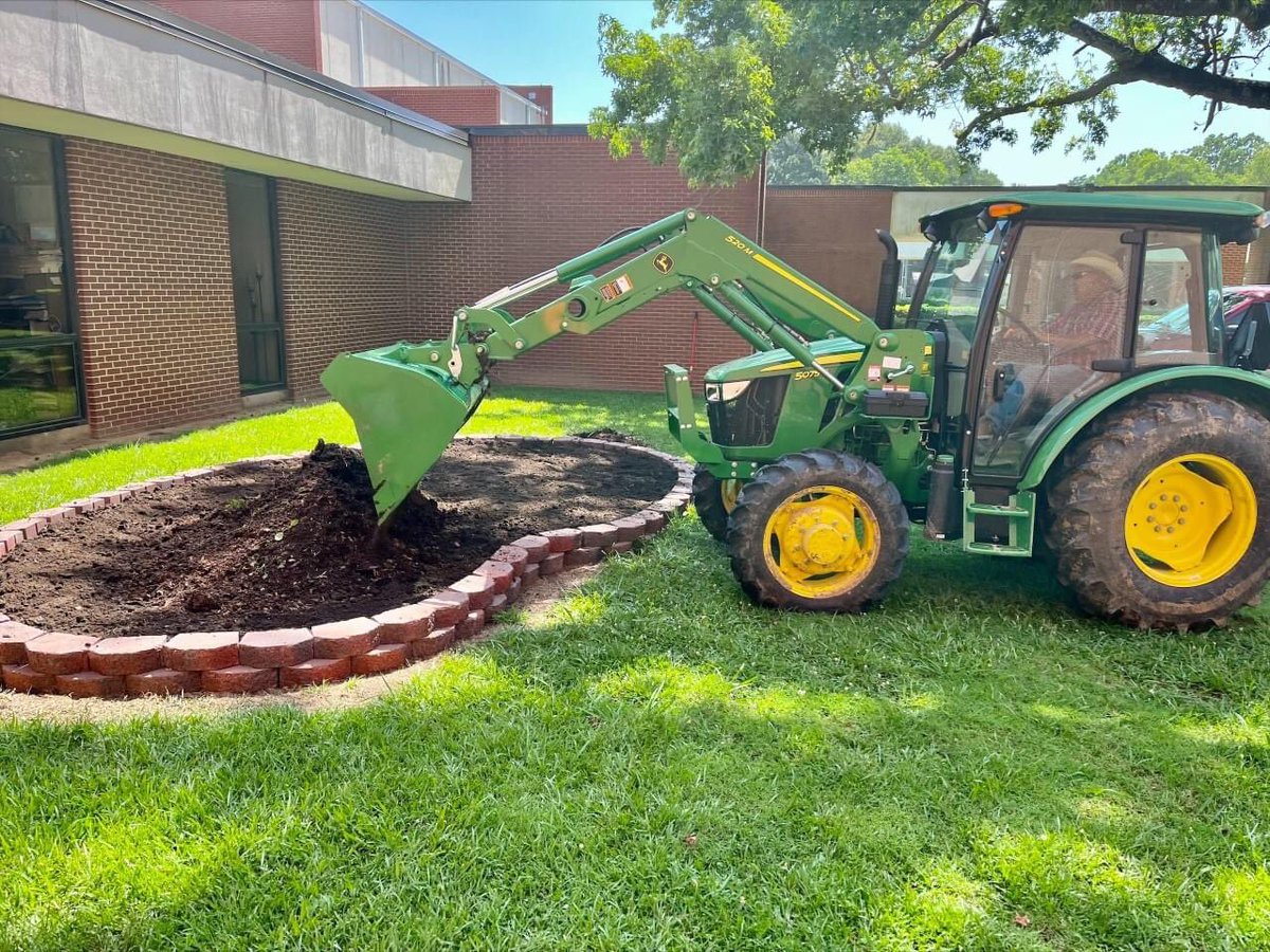 ASUBeebe's tweet image. Top soil went in today for the butterfly garden. Planting starts tomorrow! 🦋💐🌷🌸