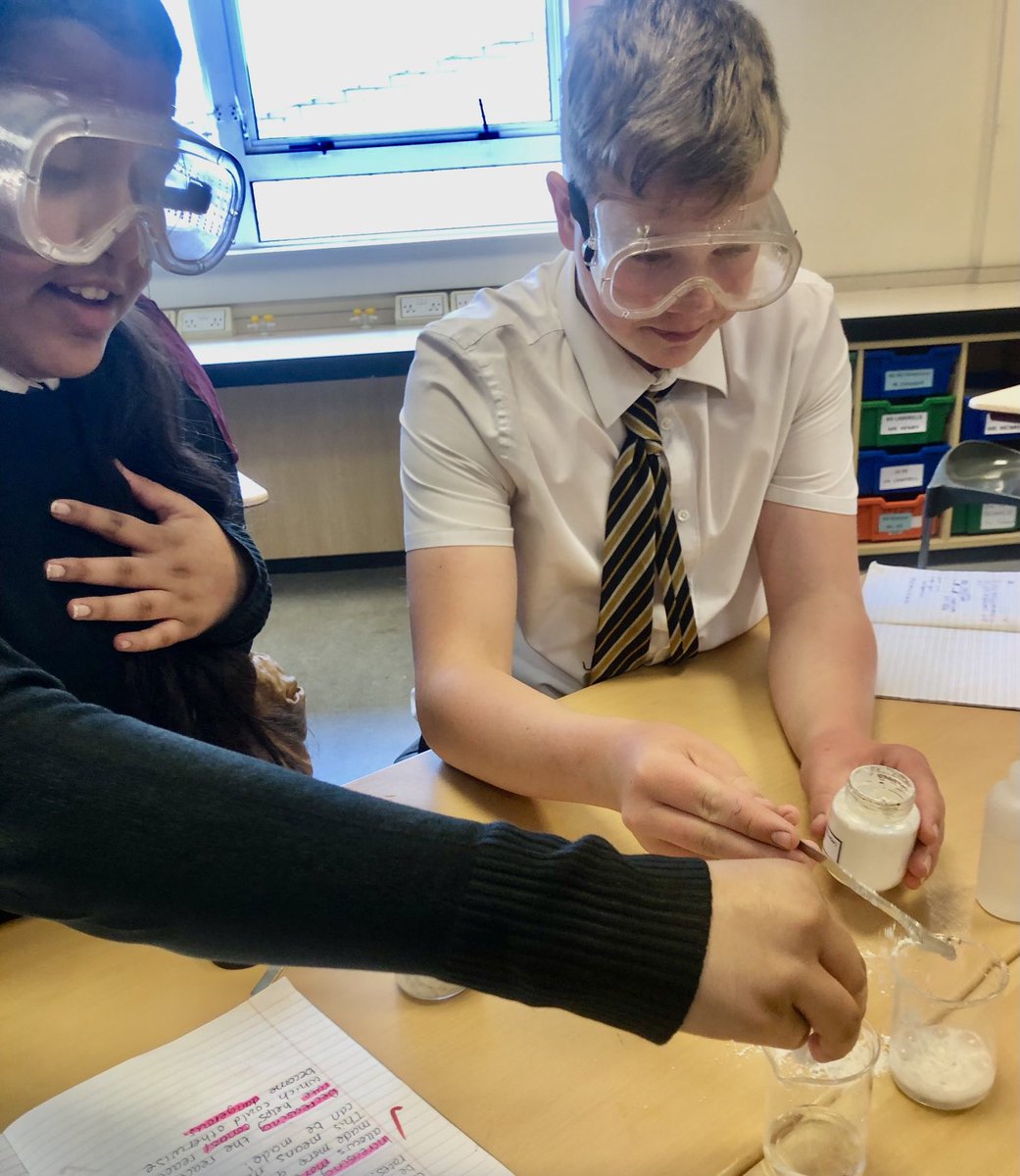 STAScience1's tweet photo. Our new S3 #chemists safely investigating factors affecting #reactionrate 🧪🧪🧪@StThomasAqSec @MissCraig7 #stem https://t.co/RBjSEvkHD5