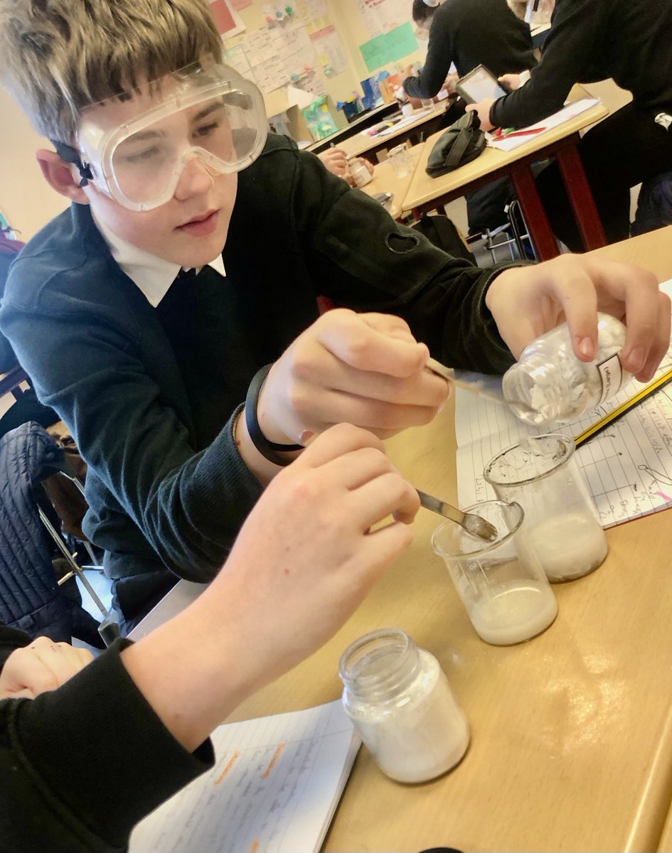 STAScience1's tweet photo. Our new S3 #chemists safely investigating factors affecting #reactionrate 🧪🧪🧪@StThomasAqSec @MissCraig7 #stem https://t.co/RBjSEvkHD5