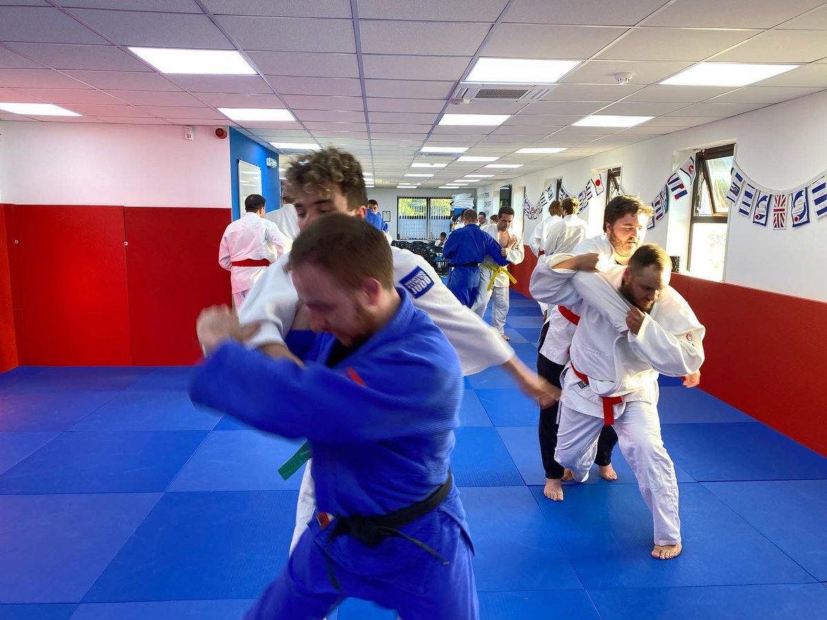 FightFitJudo's tweet photo. It’s great to see so many taking judo up (or restarting after many years off) as a way of keeping fit, getting stronger, building confidence, learning effective self defence skills and having fun along the way! 

#woking #knaphill #judotraining https://t.co/tAm2brslTN