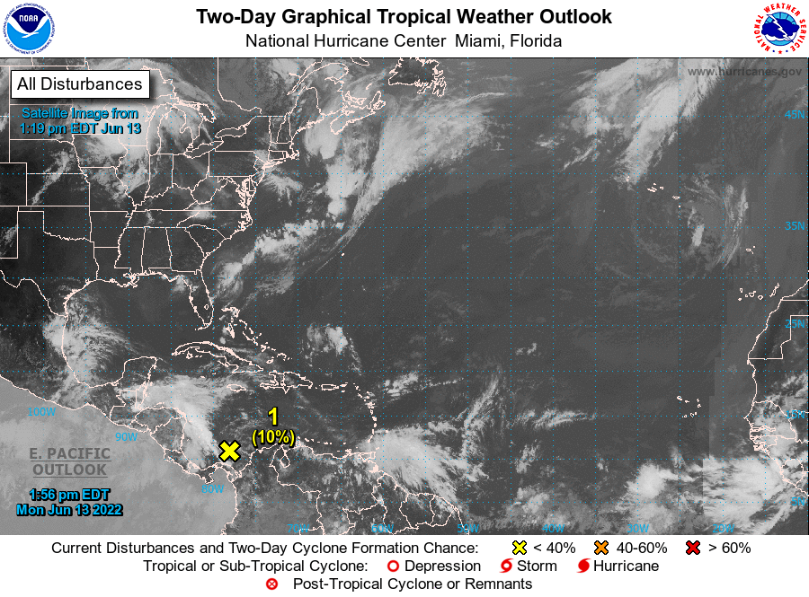 quinnannette's tweet photo. El Centro Nacional de Huracanes acaba de marcar un area amplia de condiciones inestables al SW del
Caribe, asociado a una vaguada superficial de baja presión.
Posible desarrollo lento y una depresión tropical podría formar a fin de semana si el sistema permanece sobre el agua https://t.co/wN1lTCwKlM