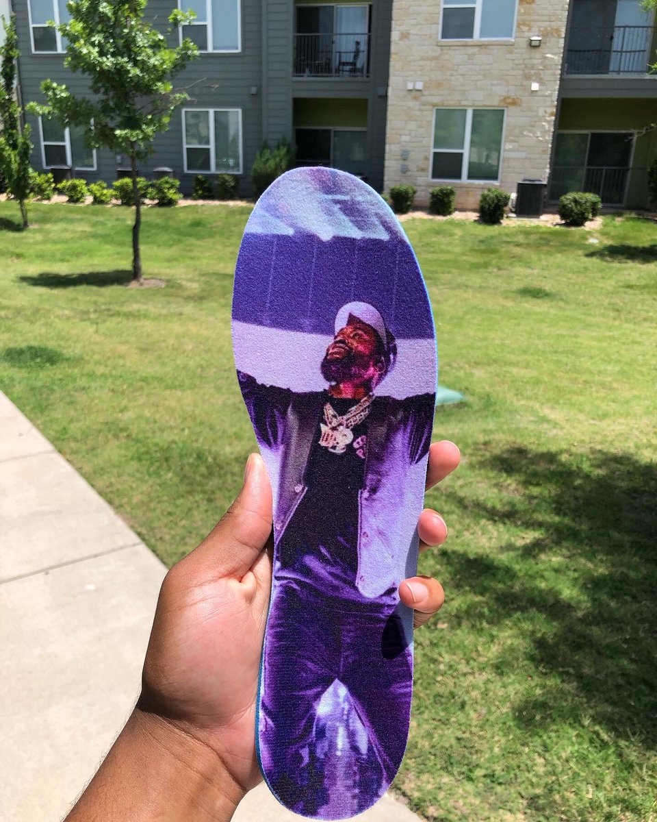 Deewith_thelens's tweet photo. A simple retweet can help me get out the word about my next shoe drop 🙏🏽👟 JUNE 20th at 10am https://t.co/C4kFCZNCda