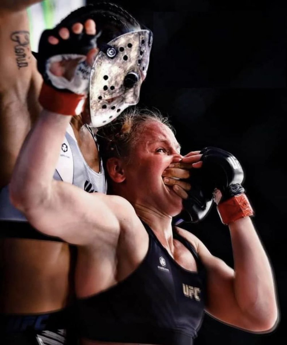 MonkyMollo's tweet photo. @fightpicsgohard Night Terror for Valentina. https://t.co/BrIl8zUGZw