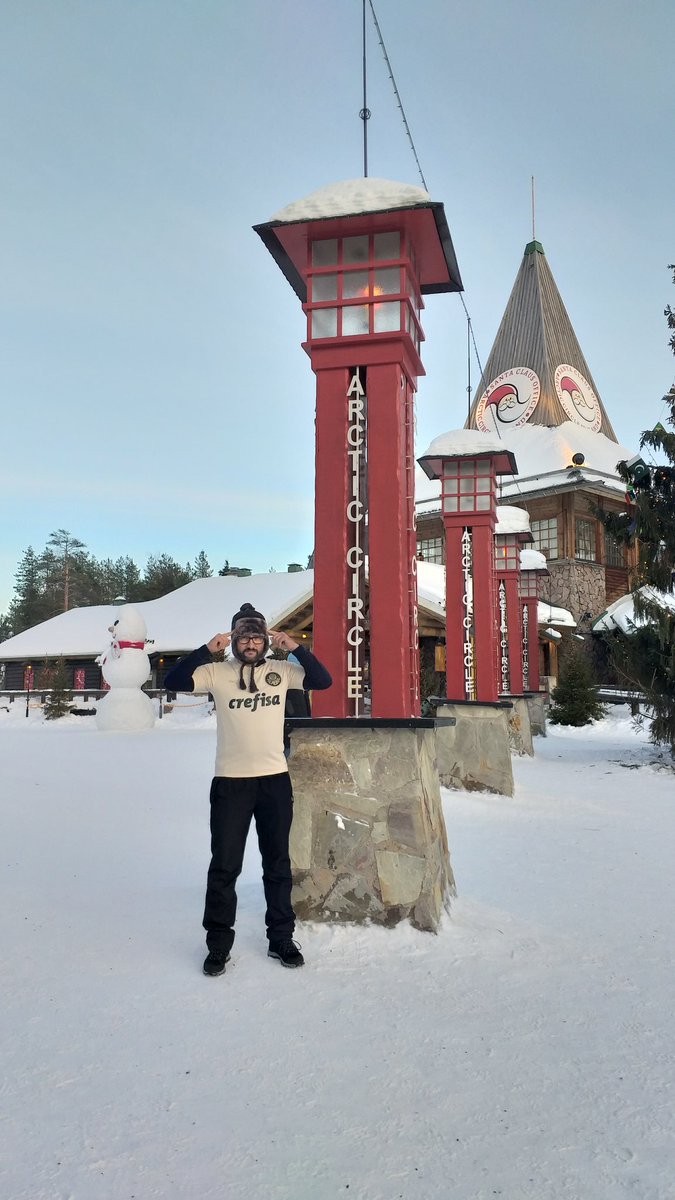 gregju's tweet photo. Literalmente de cabeça fria e coração quente ! 💚 @Palmeiras

#passaporteverde
#finlandia #lapland #palmeiras https://t.co/0SQfoqpAHi