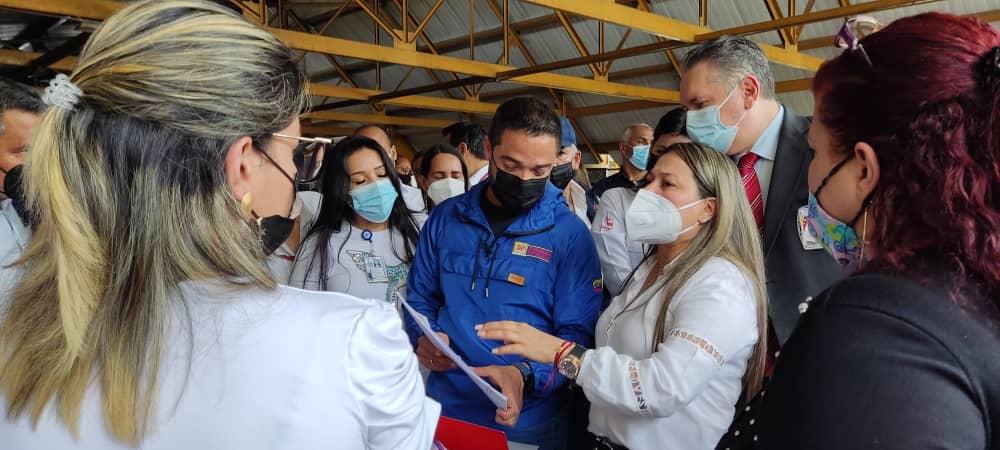 mppsp_vzla's tweet photo. 🔍 Ministra @mirelct dio inicio a Jornada de Atención Jurídica e Integral en el Complejo Penitenciario Rodeo, de la mano de los Órganos de Administración de Justicia y Sala de Casación Penal del @TSJ_Venezuela brindando atención a la población privada de libertad.

 #MundoDePaz https://t.co/IU7tU5o8JF