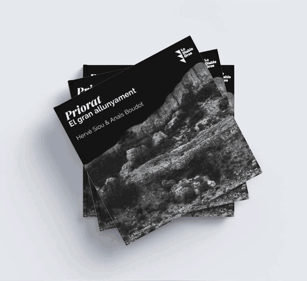 ATENCIÓ! Ja podeu col·laborar en el 'crowdfunding' per treure al carrer el llibre "Priorat: el gran allunyament", de la fotògrafa Anaïs Boudot i l’historiador Hervé Siou. Podeu fer la vostra aportació aquí:
ca-es.ulule.com/livre-priorat/
