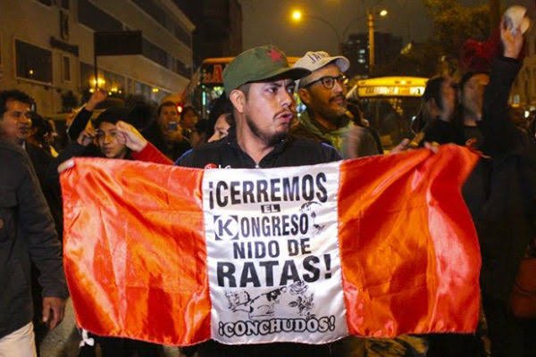 Indignados_P's tweet image. Solo nos queda…

#QueSeVayanTodos #CierrenElBurdelLlamadoCongreso