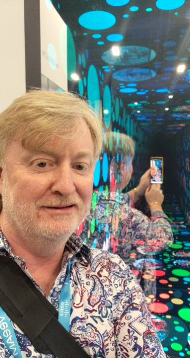 Chtr_Ronnie's tweet photo. @CiscoLive 25 years since i first attended Networkers in Australia ... it's changed a lot #CiscoLive https://t.co/ejF1r8tn8z