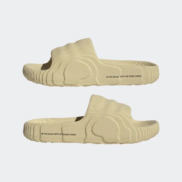 nicekicks's tweet image. Kanye West rips adidas over the new adilette 22 slides calling it a “fake Yeezy” 😳😳