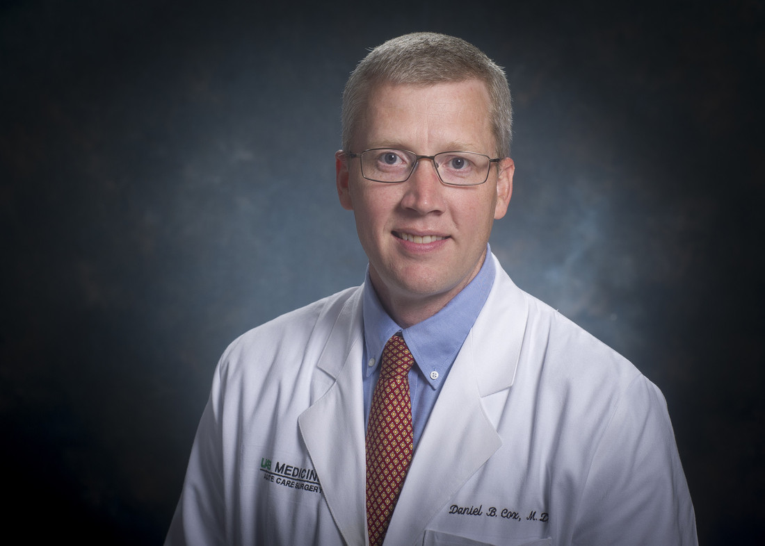 Dr. Daniel Cox, Associate Professor and UAB's Chief of Trauma Service, was named the 2022 UAB Emergency Medicine Faculty Consultant for his dedication to outstanding patient care and his contribution to resident education. Read more: uab.edu/medicine/surge…