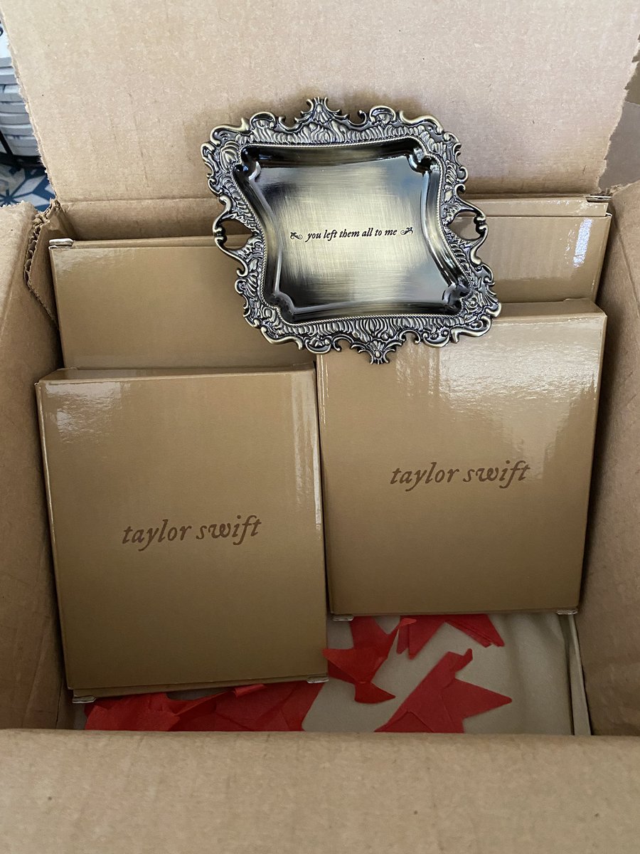 Surprise! It’s giveaway time!!! 
Enter to win ONE (1) ring tray!!
             💍4 winners!💍

❤️TWO WINNERS FOR USA AND INT

How to enter: 
💍 follow me
💍 like AND Retweet
💍 tell me what song you can’t wait to be released in TV 

ENDS JULY 1st @ 5PM PST
#TaylorSwift #Swifties