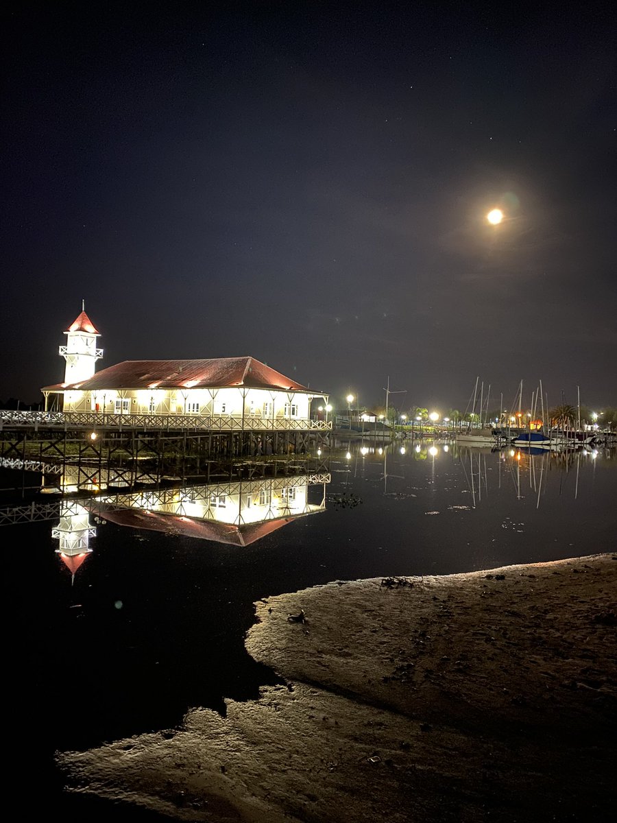 La luna llena saliendo mal en fotos capítulo 46 temporada 17. Club náutico San Pedro