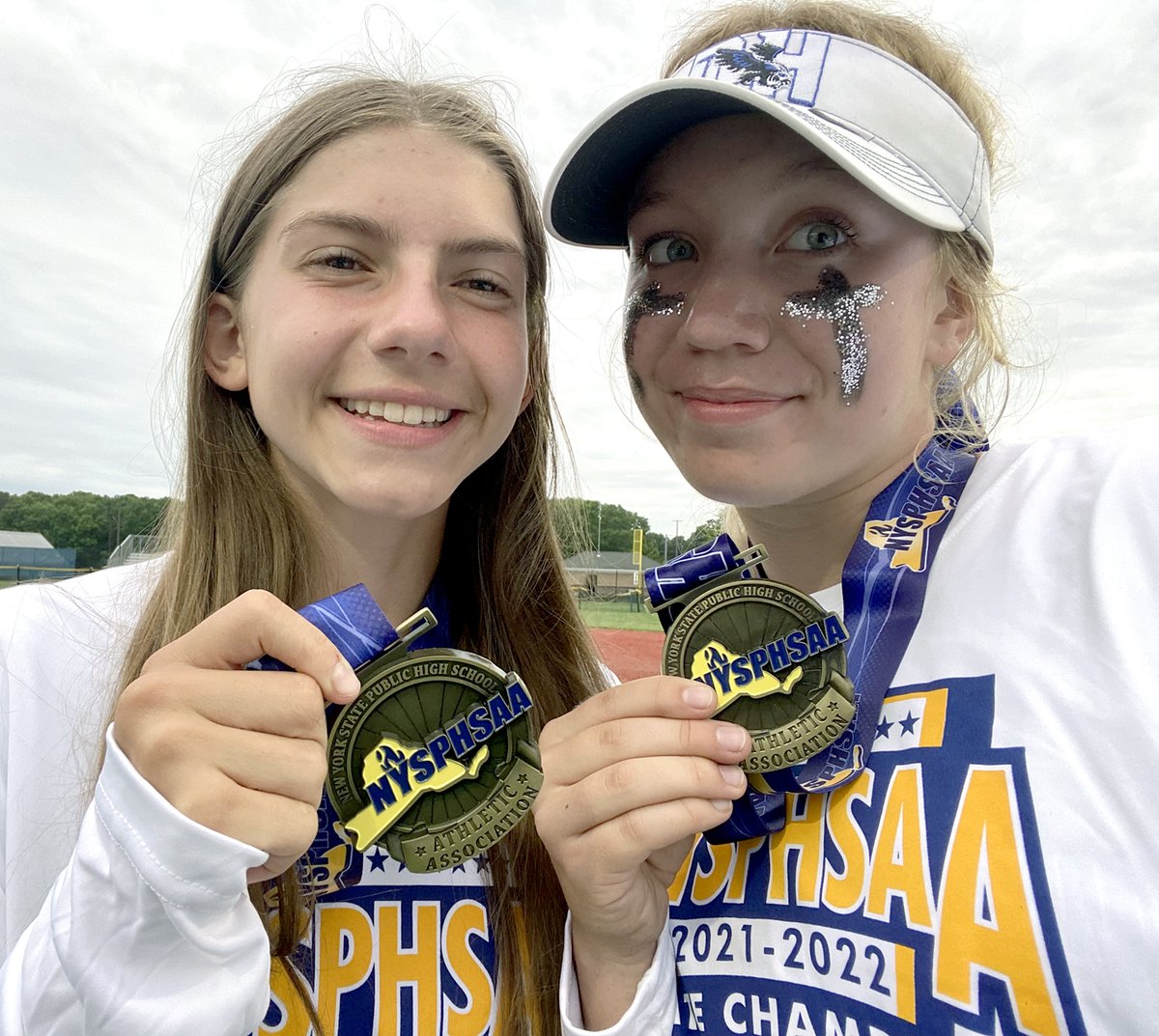 HCSAthDept's tweet photo. ICYMI ...
We know you didn't miss this news, but it's worth saying again: Our D-H Eagles are Class D state softball champs! See more pics from the title run on our Facebook page!
#LGDH #DHNation #StateChamps2022 #FlyEaglesFly https://t.co/azXvnM90v7