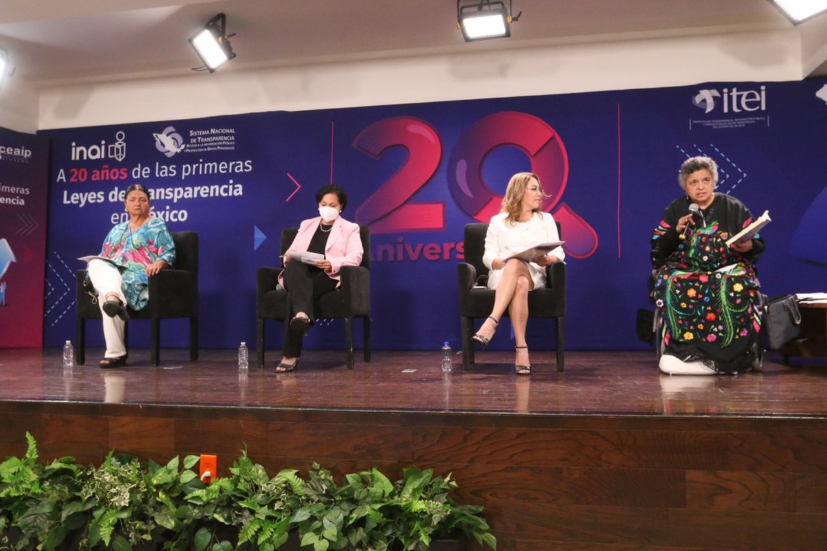 bl_ibarra's tweet photo. #20AñosDeTransparencia🇲🇽 Inicia la Mesa 3: “Partidos y legisladores ante la iniciativa ciudadana del #GrupoOaxaca”.
@DulceSauri
@amaliagarciamx
Beatriz Paredes 
#EnVivo https://t.co/FQNRULDbJg https://t.co/xX2gm19iKF