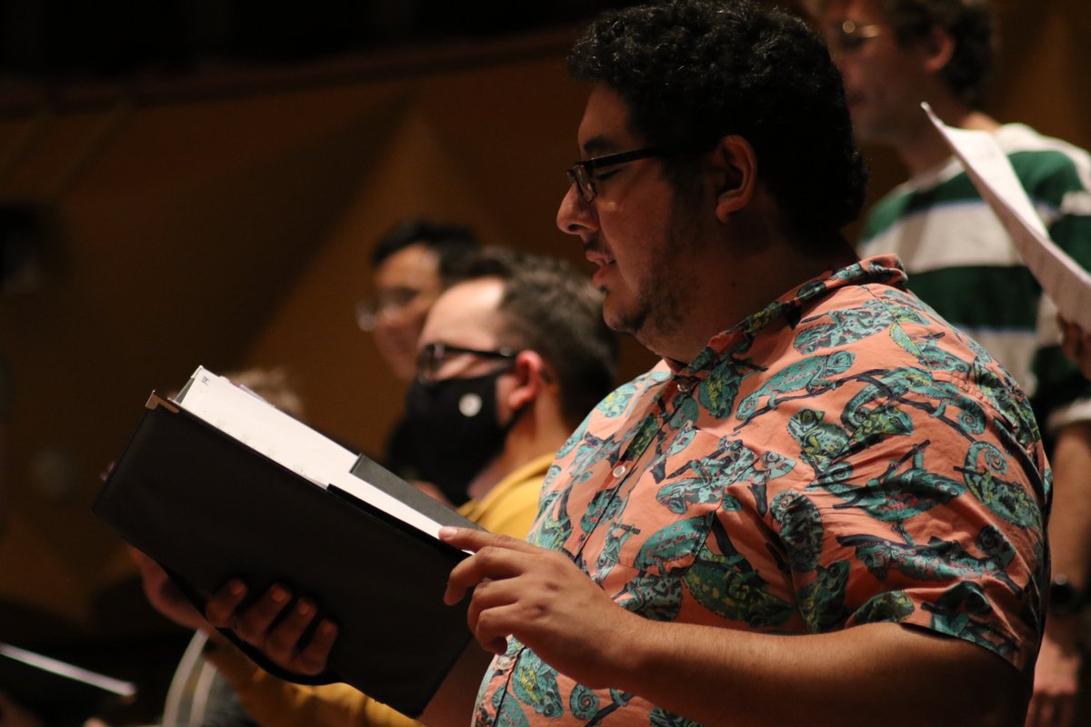 CSUFMusic's tweet photo. #CSUFSingingTitans rehearsal Spring 2022
#CSUFMusic #CSUF #music #musicmajorlife https://t.co/wQc5ObtykK