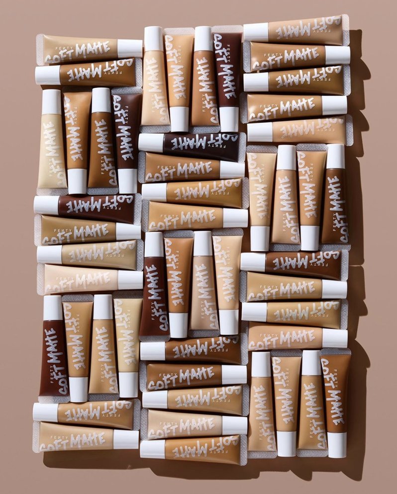 fentybeauty's tweet photo. We know it's time to give those spinnanight bags and on-the-go glam bags a re-up! 👀😏 
Cop our #PROFILTRSOFTMATTEFOUNDATION minis now: https://t.co/toj1uXxW9g https://t.co/KOHx7nD6ht