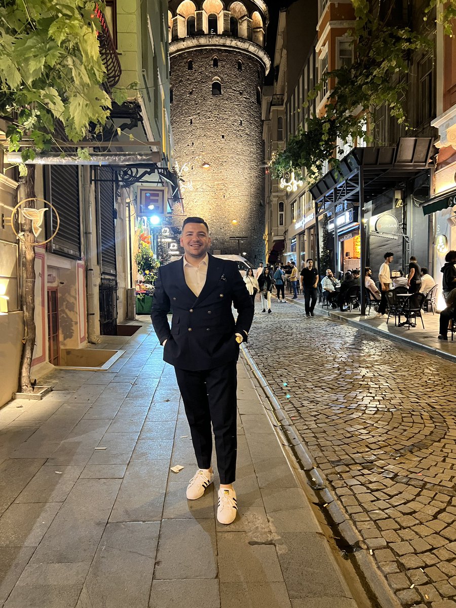 ArifApuhan's tweet photo. Şimdi galatada… https://t.co/fTJ9TQmdbj