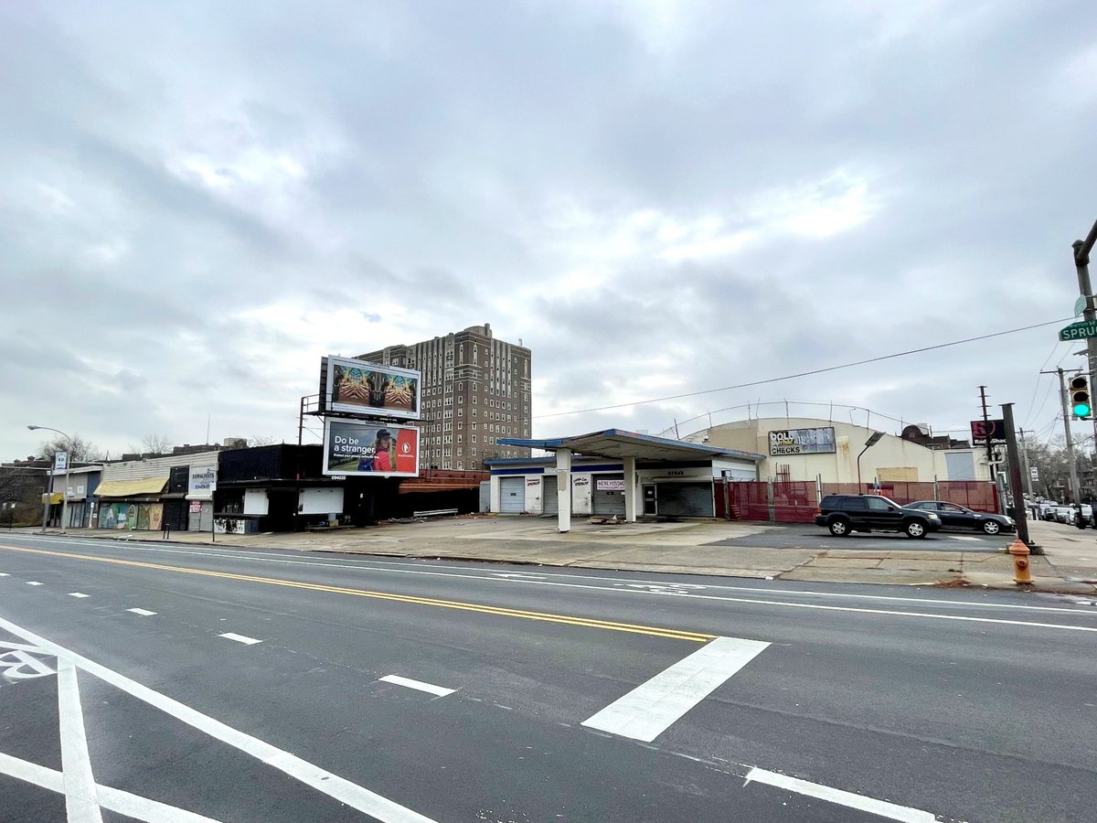 Rising Real Estate tweet media