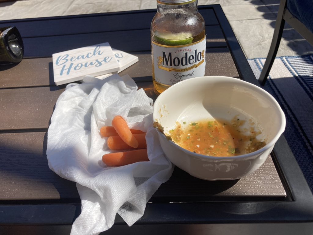 NKaravedas's tweet photo. Carrots instead of Chips w/my Salsa…..not bad 🤷🏽♂️ #BeGentle #TryingToEatBetter #VacationMode #DontMindTheBeer #OG https://t.co/XkPOYmTwXT