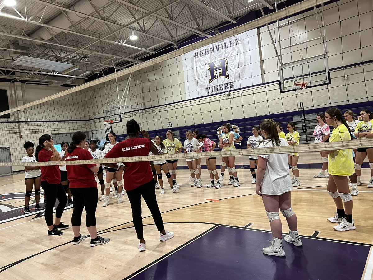 HahnvilleVB's tweet image. Had a great Day 1 of training camp! 🏐🐅 #thetrainingground #focusontheprocess