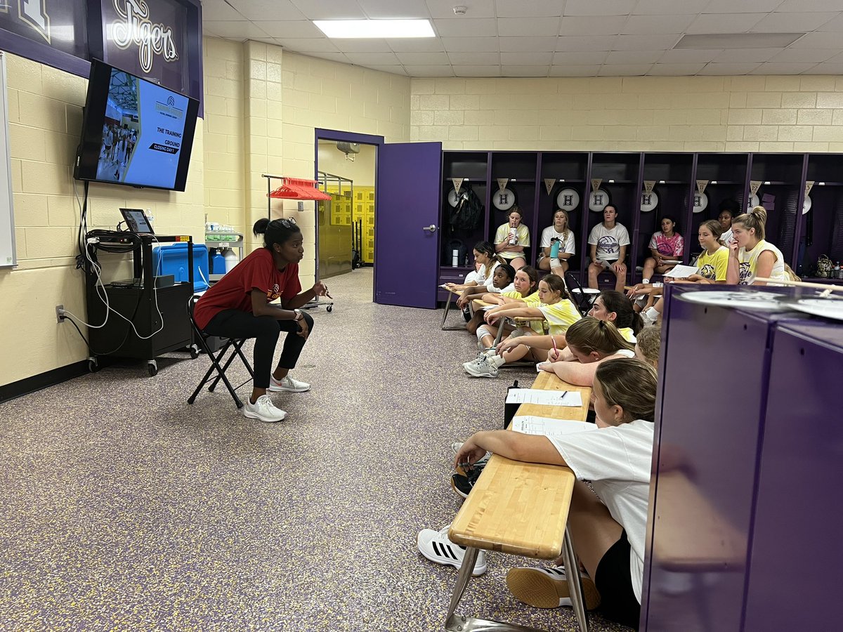 HahnvilleVB's tweet image. Had a great Day 1 of training camp! 🏐🐅 #thetrainingground #focusontheprocess
